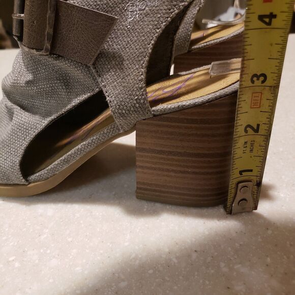 Blowfish Malibu Gladiator Sandal Gray Size 6 side zipper casual open toe shoes - Picture 5 of 7